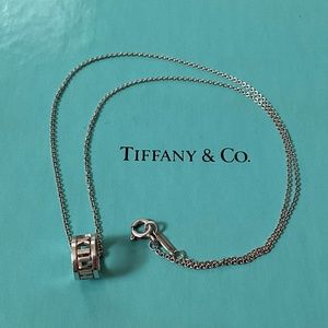 TIFFANY & CO. Vintage Silver (925) Atlas Open Circle Pendant Ne…